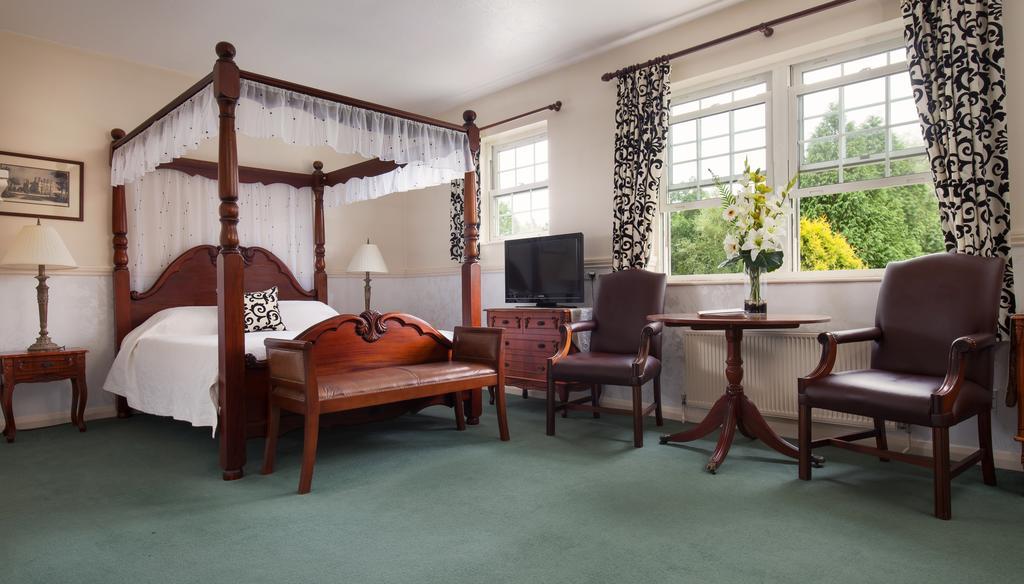 Fox & Hounds Country Hotel Chulmleigh Esterno foto