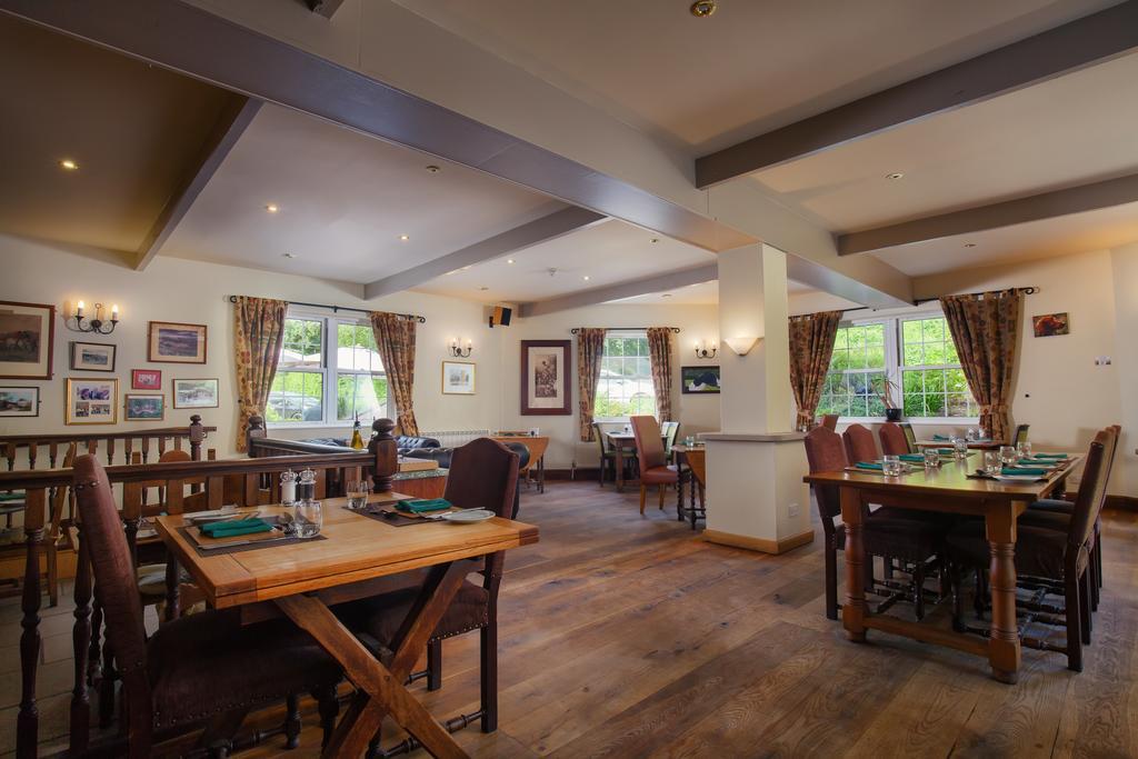 Fox & Hounds Country Hotel Chulmleigh Esterno foto