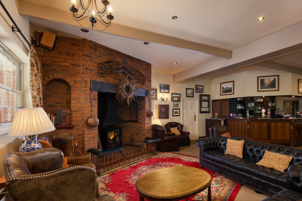 Fox & Hounds Country Hotel Chulmleigh Esterno foto