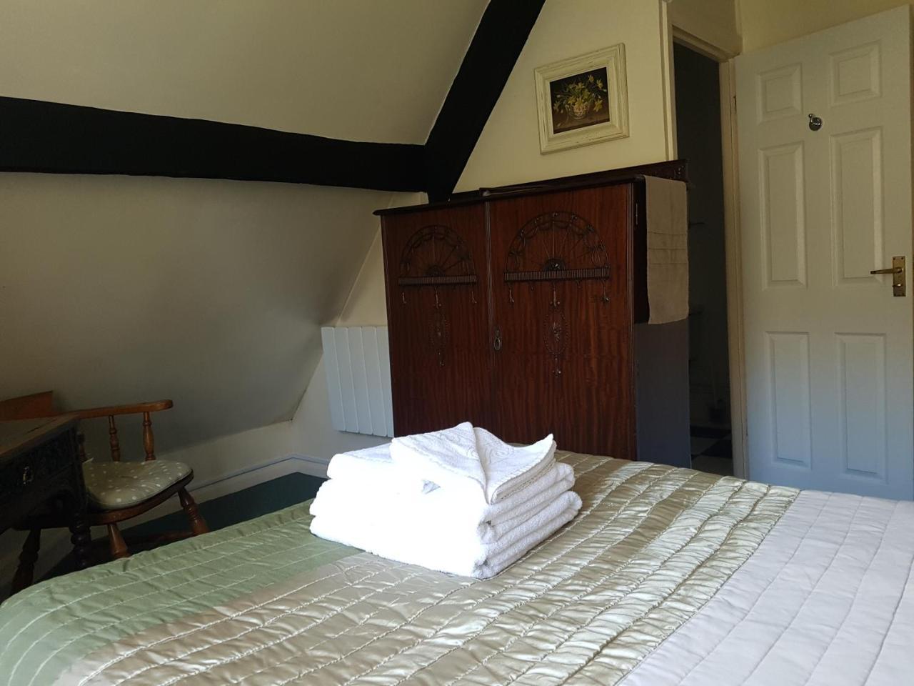Fox & Hounds Country Hotel Chulmleigh Esterno foto